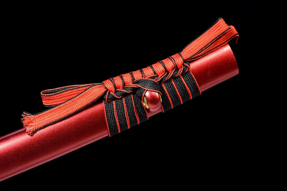 Katana Aokami en acier T10, lame bleutée à hamon et saya laquée rouge, vue 5