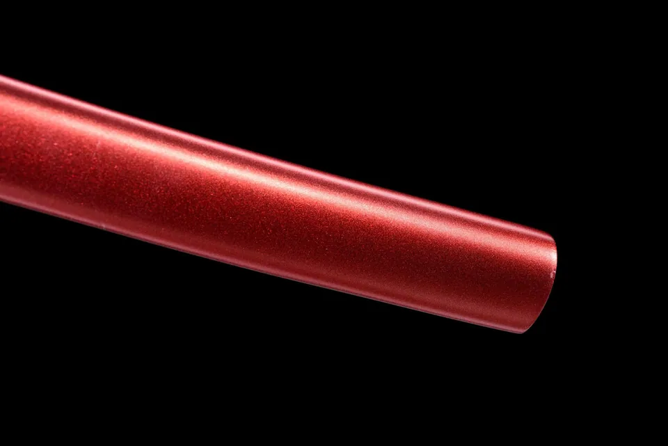 Katana Aokami en acier T10, lame bleutée à hamon et saya laquée rouge, vue 7