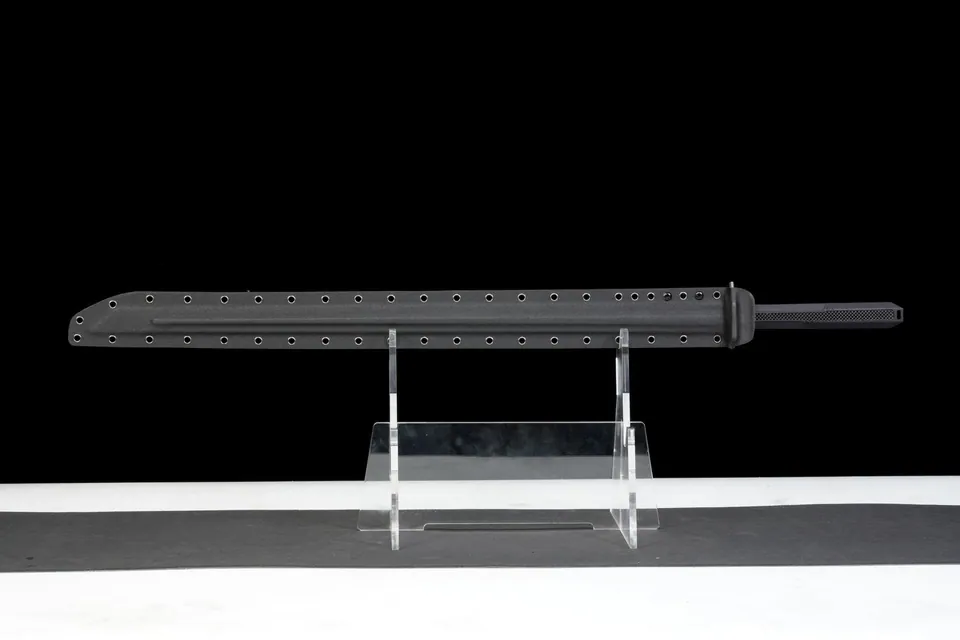 Broadsword perforé Blackout, lame SK5 de 74 cm à revêtement DLC, vue 2