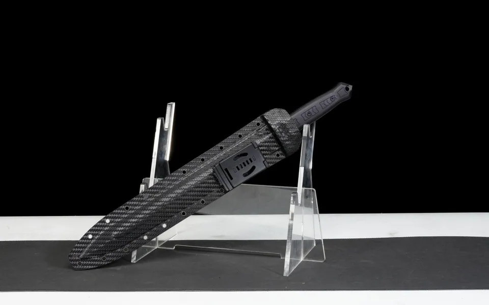 Épée courte tactique Carbon Viper, lame SK5, fourreau carbone, vue 3