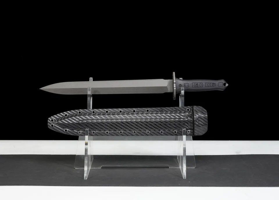 Épée courte tactique Carbon Viper, lame SK5, fourreau carbone, vue 4