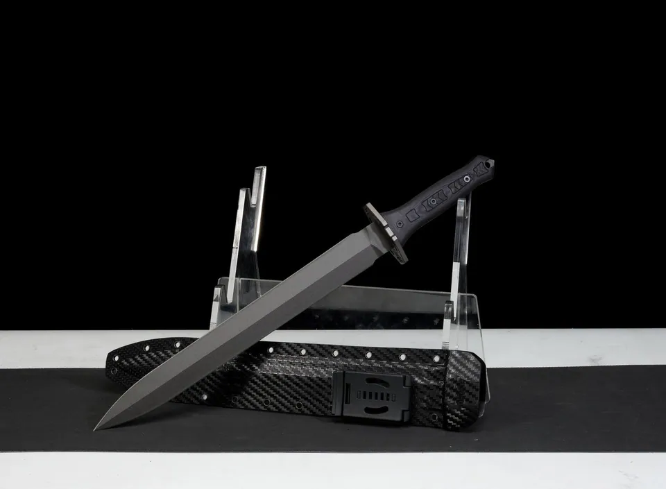 Épée courte tactique Carbon Viper, lame SK5, fourreau carbone, vue 5