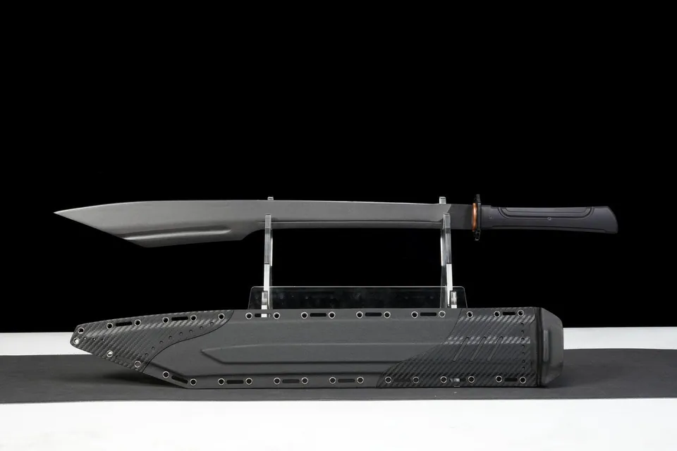 Épée tactique Champion Chopper, lame 9SiCr à revêtement céramique, vue 3