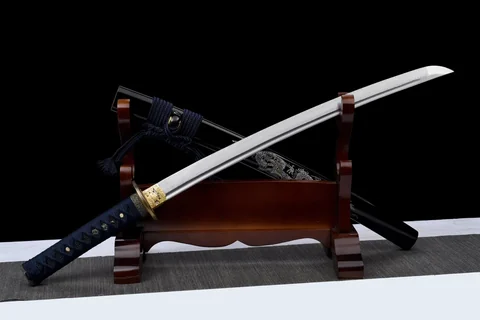 Wakizashi Ginryū en acier de Damas, saya noire à dragon d'argent