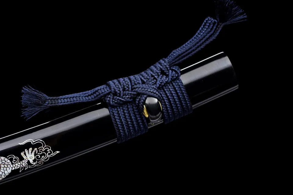 Wakizashi Ginryū en acier de Damas, saya noire à dragon d'argent, vue 3