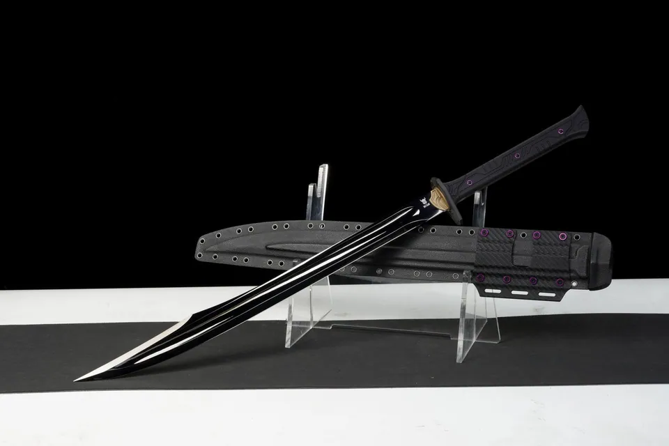 Gladius tactique Nightshade, lame 80CrV2 à revêtement DLC, vue 4