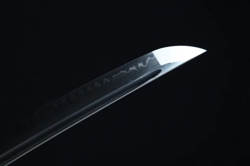 Katana Aka en acier T10 avec hamon, tsuba en alliage de zinc, vue 4