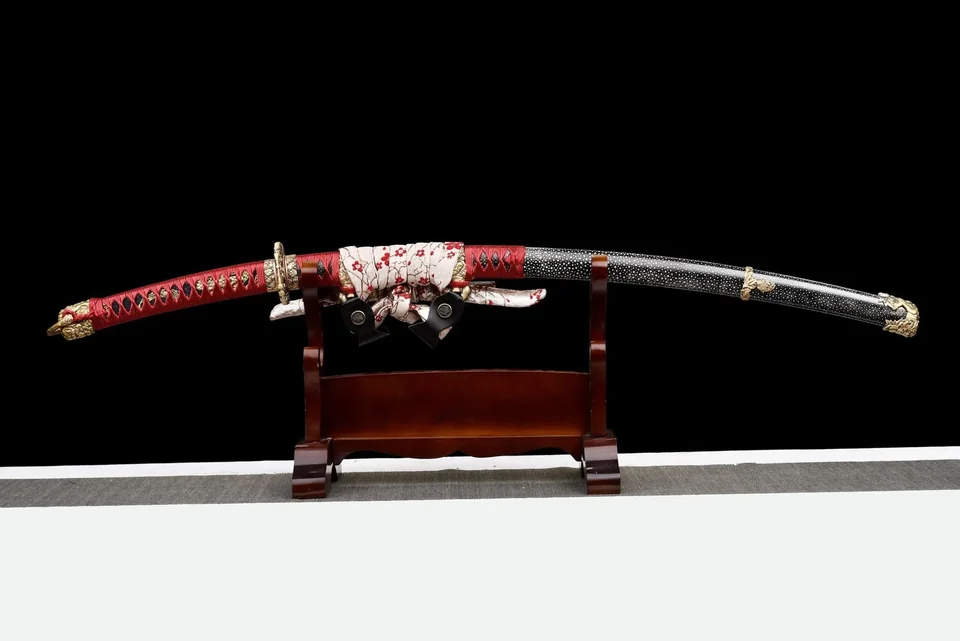 Katana Akatsuki Tachi en acier T10, midare hamon, saya noir, vue 2