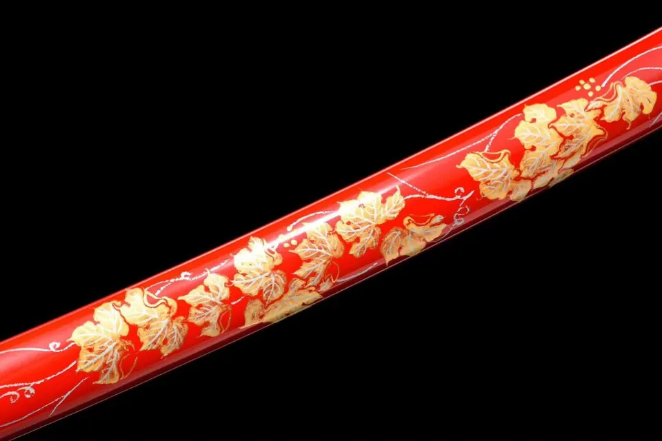 Katana Aki en acier T10 avec hamon, saya d'ébène aux feuilles, vue 2