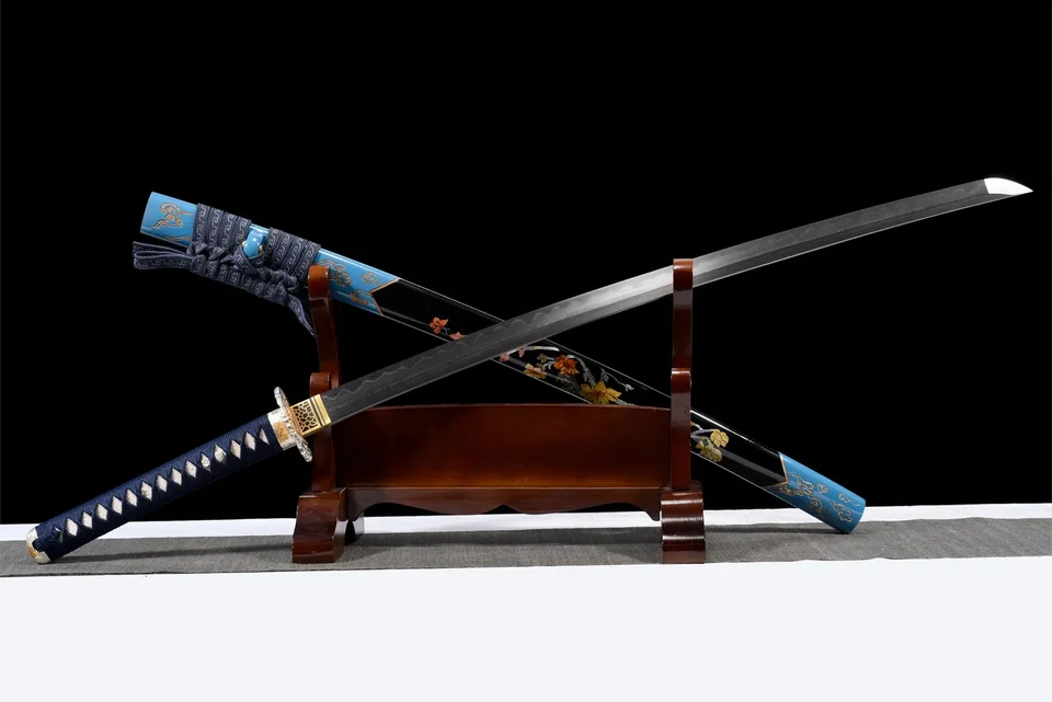 Katana Ame Hana en acier de Damas à hamon, saya noire, fleurs bleues, vue 3