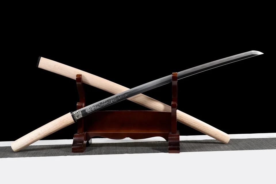 Katana Arashi-kage en acier damas, hamon et poli miroir, acier damas · hamon