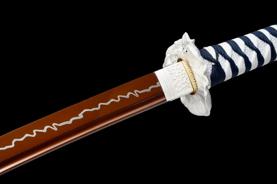 Katana Dairiseki en acier au manganèse, lame rouge, saya en bois, vue 4