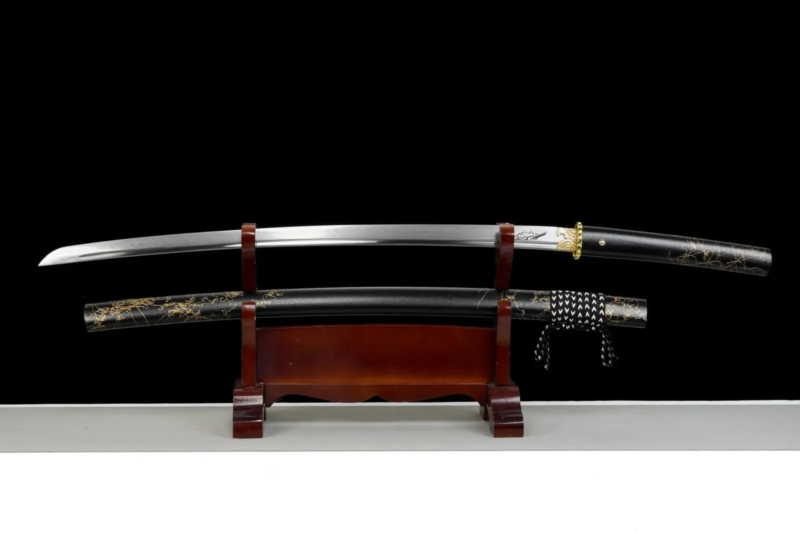 Katana Ghost of Yōtei Nuit Dorée, inspiré du jeu vidéo, photo de couverture du guide « Prix katana : de quoi dépend le tarif d'un katana ? »