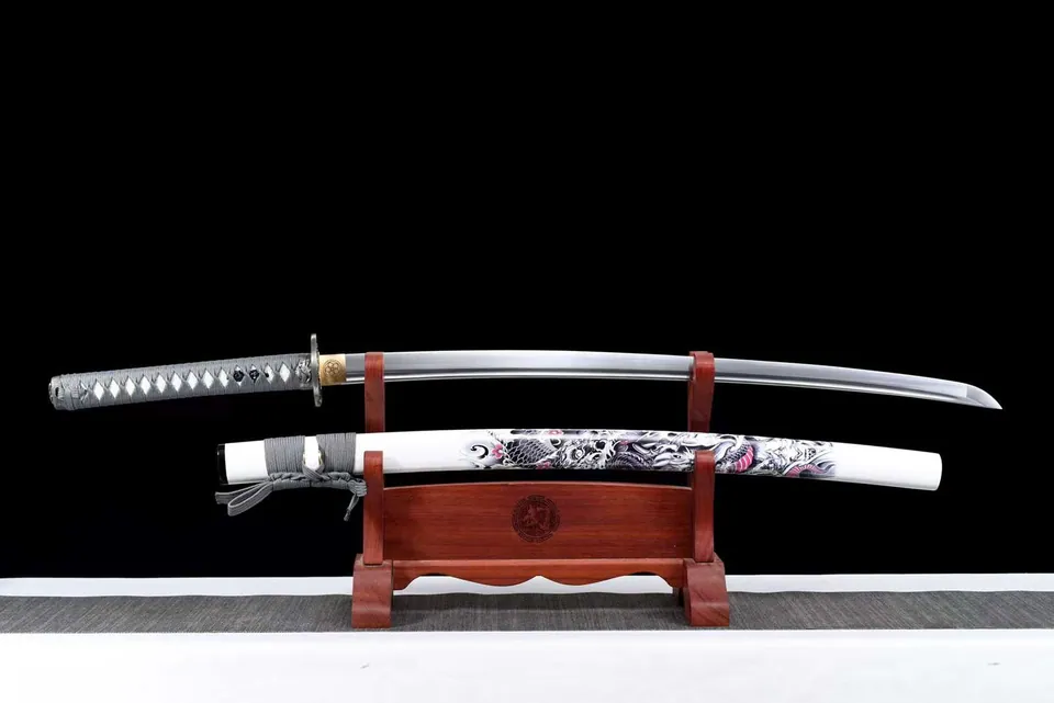 Katana Hai en acier alliage carbone et fer, monture en alliage de zinc, vue 2