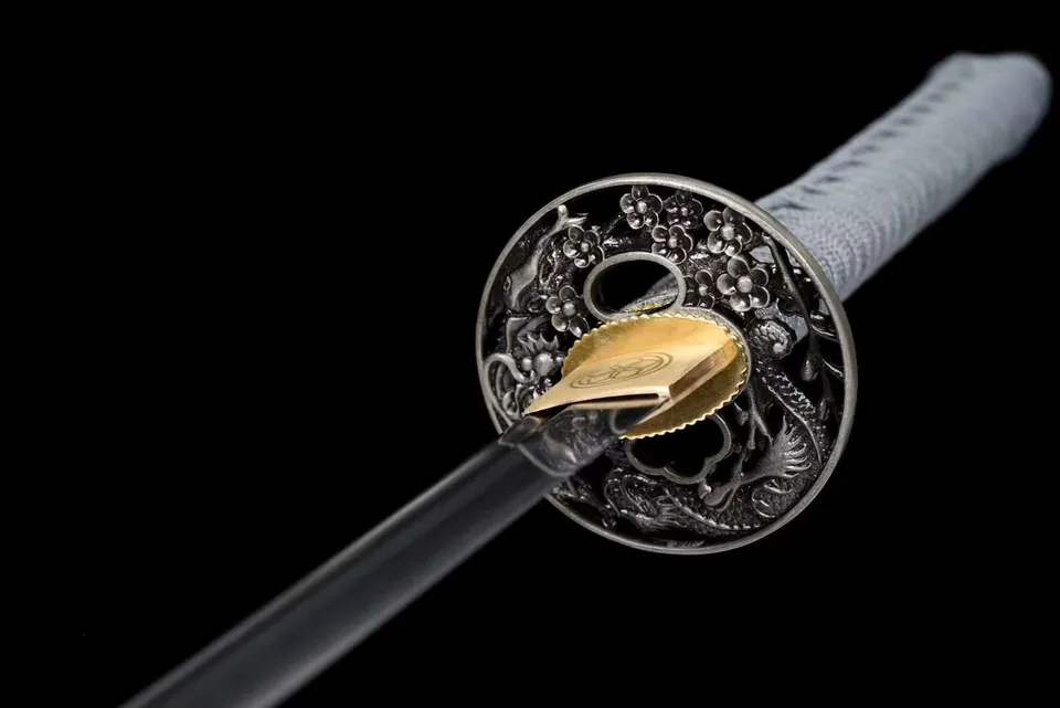 Katana Hai en acier alliage carbone et fer, monture en alliage de zinc, vue 7