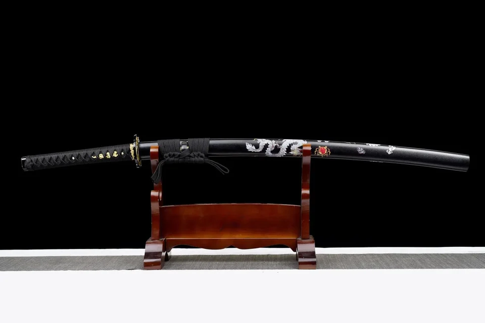 Katana Hakuryū-tō en acier 1060, montures aux dragons, vue 2