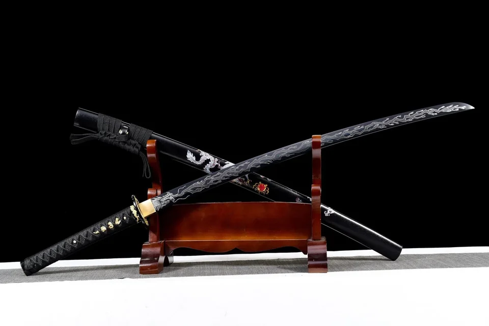 Katana Hakuryū-tō en acier 1060, montures aux dragons, vue 3