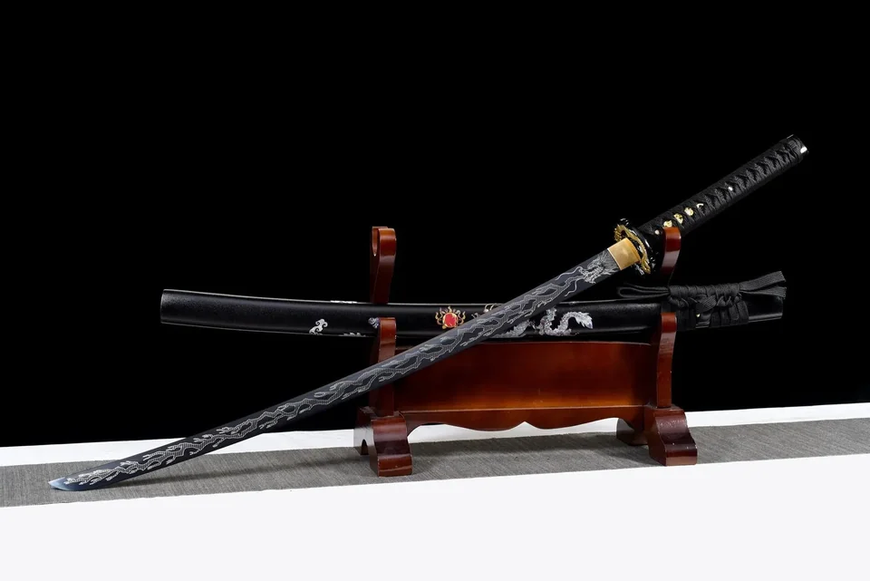 Katana Hakuryū-tō en acier 1060, montures aux dragons, vue 4