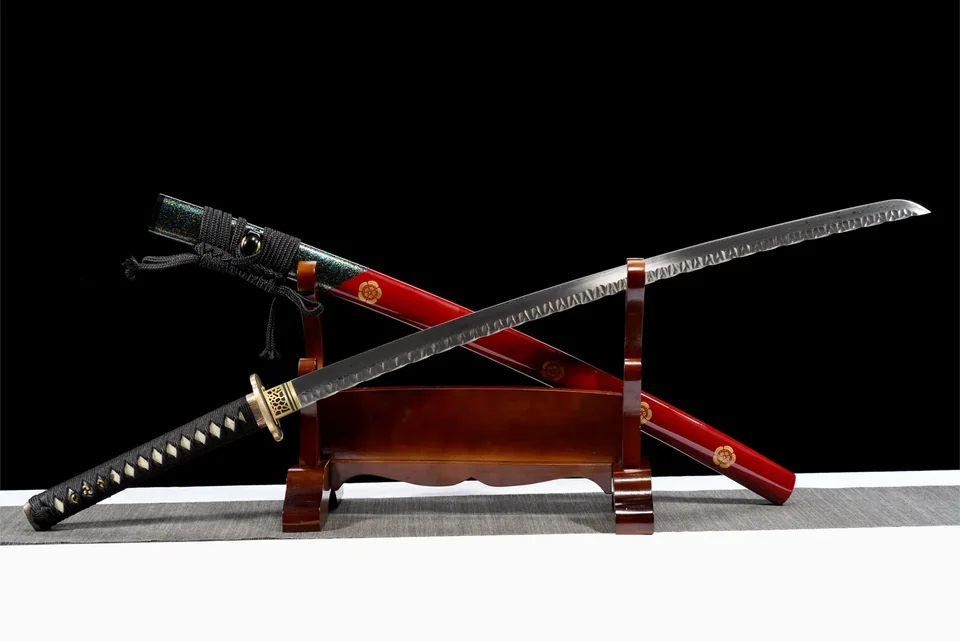 Katana Hana en acier damas, tsuka en magnolia laqué, saya rouge, vue 4