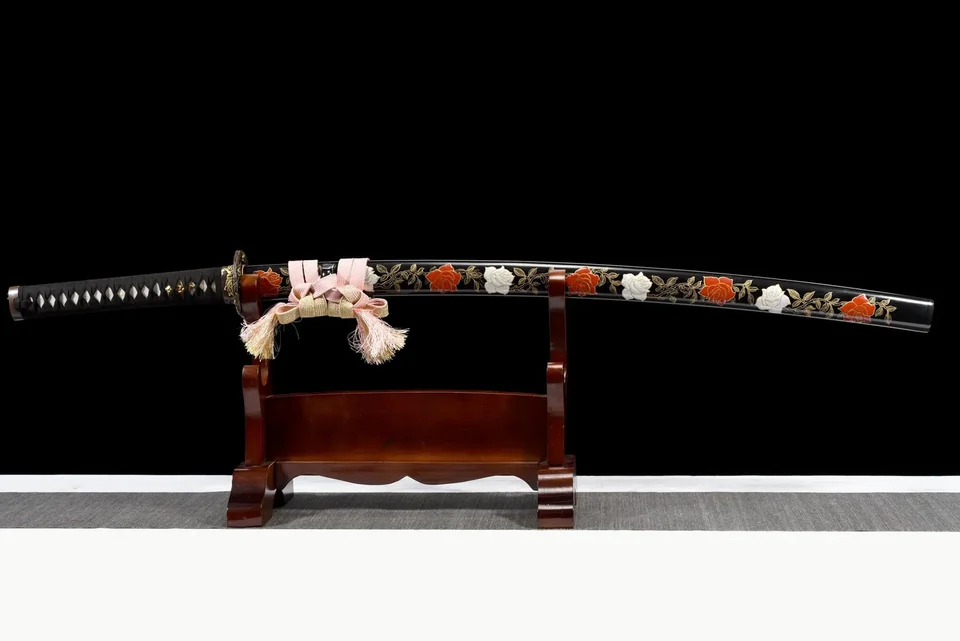 Katana Hanamai en acier kobuse T10 et Damas, saya ébène aux feuilles, vue 4