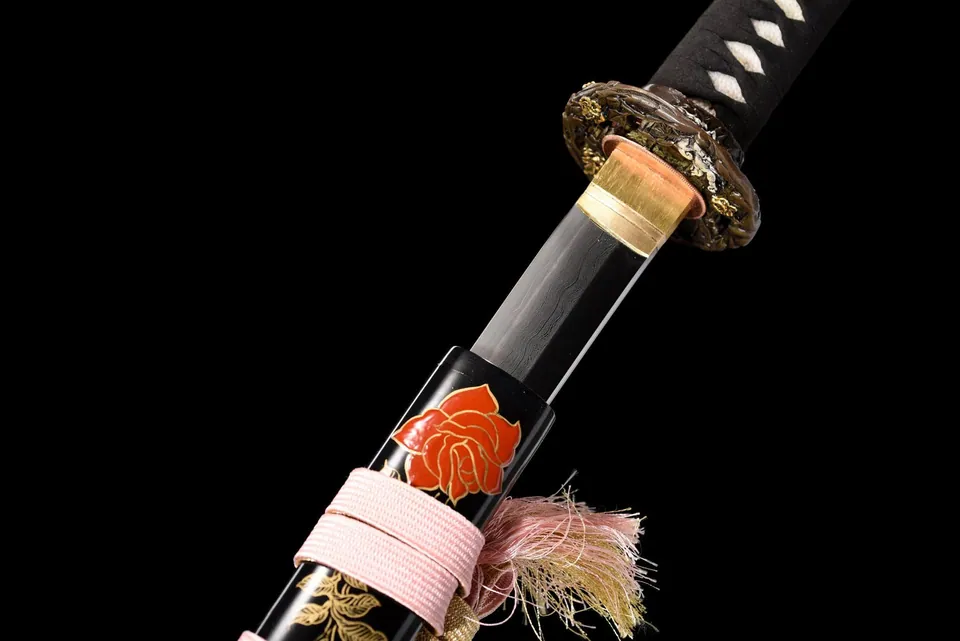 Katana Hanamai en acier kobuse T10 et Damas, saya ébène aux feuilles, vue 5