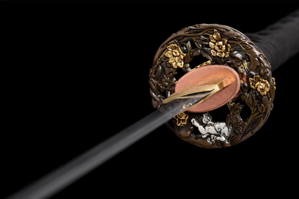 Katana Hanamai en acier kobuse T10 et Damas, saya ébène aux feuilles, vue 7
