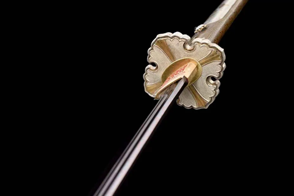 Katana Hasunohana en acier damas, saya en cuivre sculpté, 115 cm, vue 6