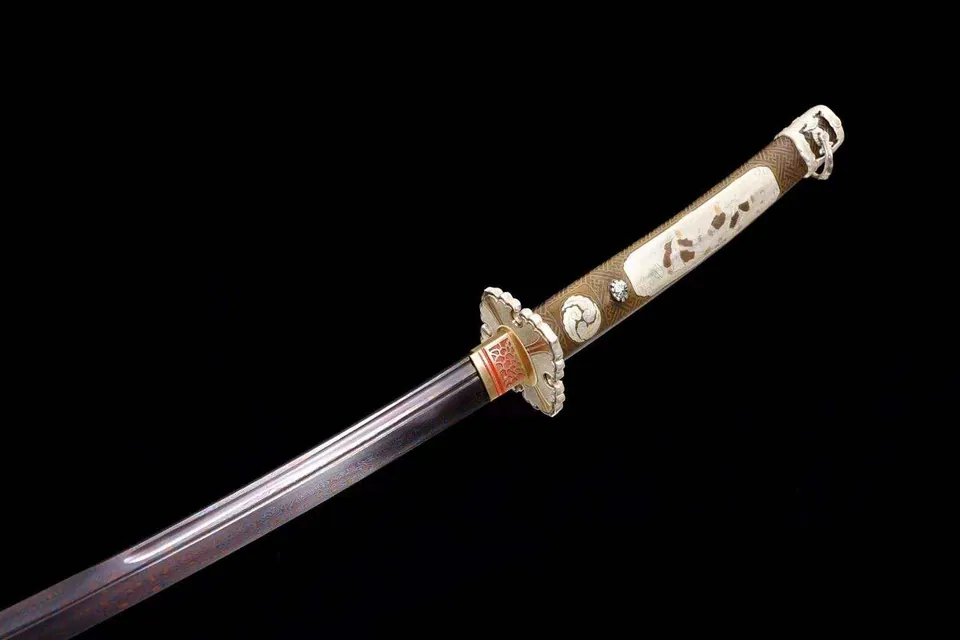Katana Hasunohana en acier damas, saya en cuivre sculpté, 115 cm, vue 7