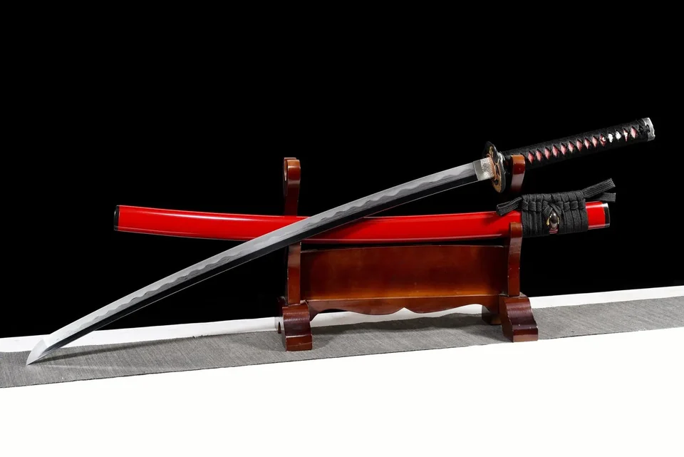 Katana Hebi no Hi, hamon midare, tsuba au serpent noir et or, vue 4