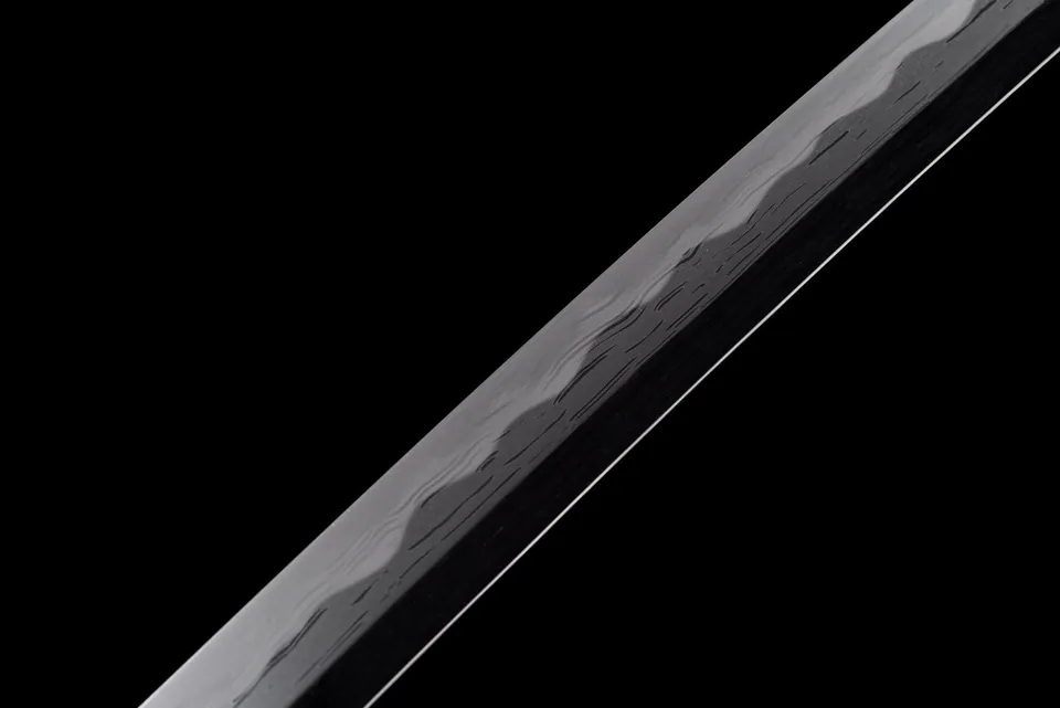 Katana Hebi no Hi, hamon midare, tsuba au serpent noir et or, vue 6