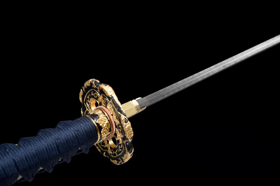 Katana Hinode en acier damas, hamon croisé, saya en galuchat rouge, vue 5