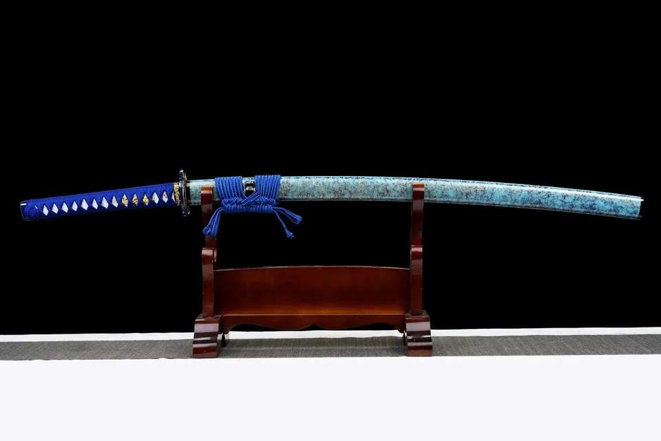 Katana Hyōretsu Sōryū en acier 1060, montures dragon, vue 2