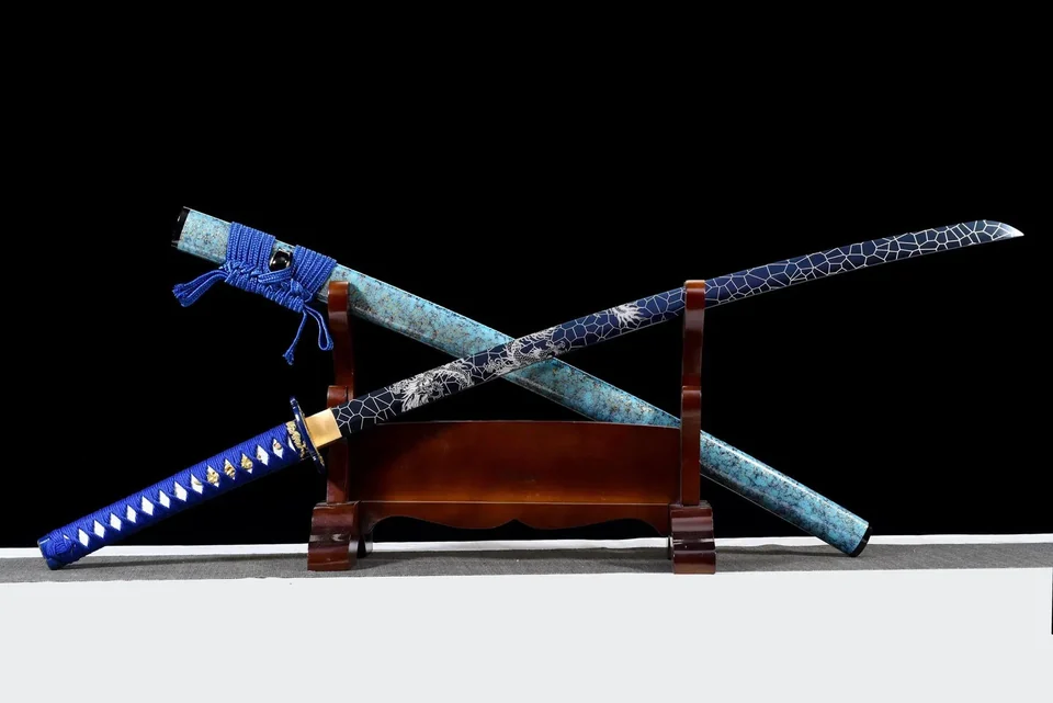 Katana Hyōretsu Sōryū en acier 1060, montures dragon, vue 3