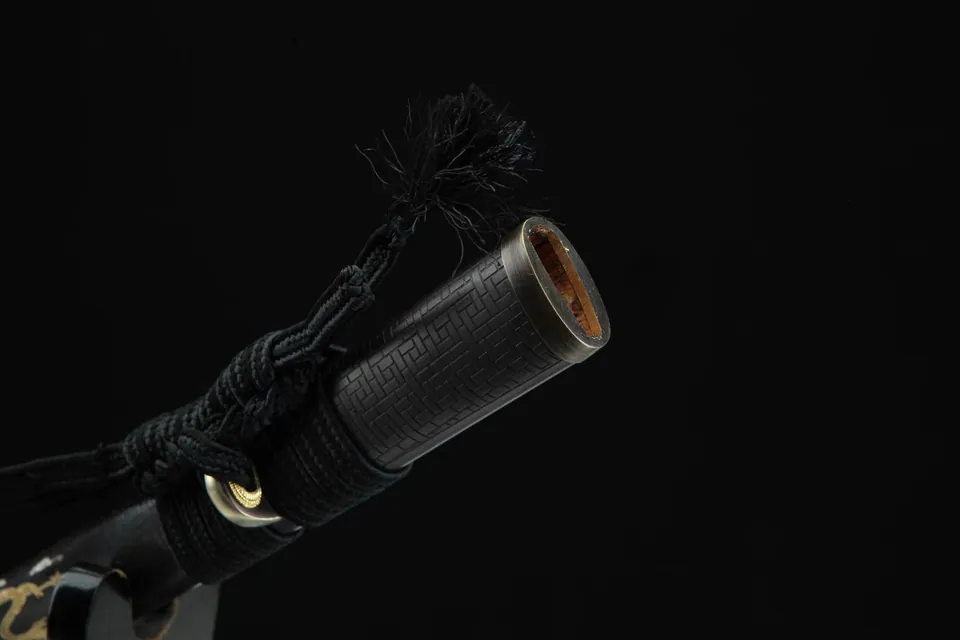 Katana Igen en acier damas, saya et tsuba en cuivre et laiton sculptés, vue 6