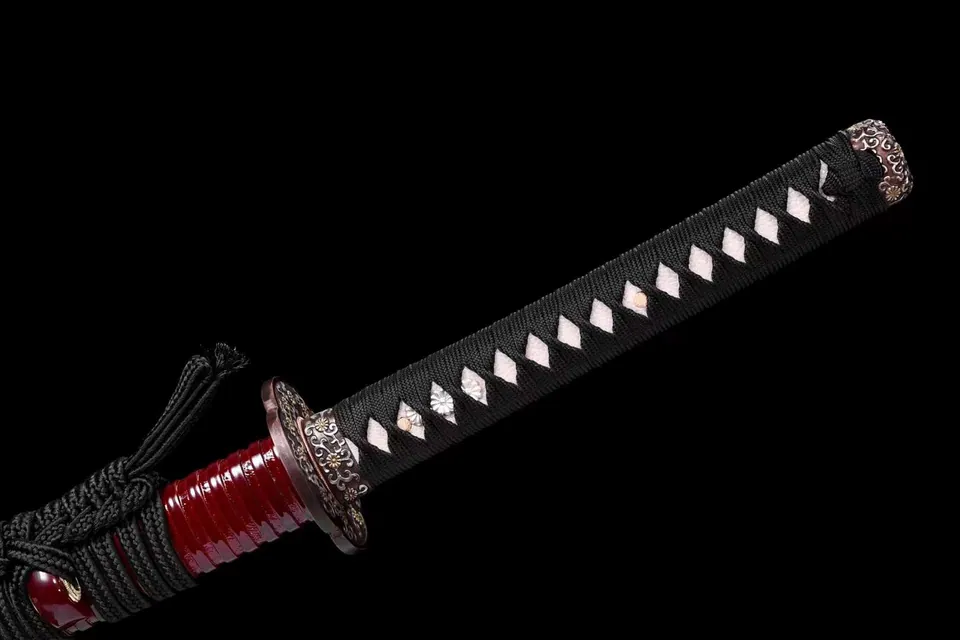 Katana Ikoi en acier T10, hamon en flamme, polissage miroir, vue 3