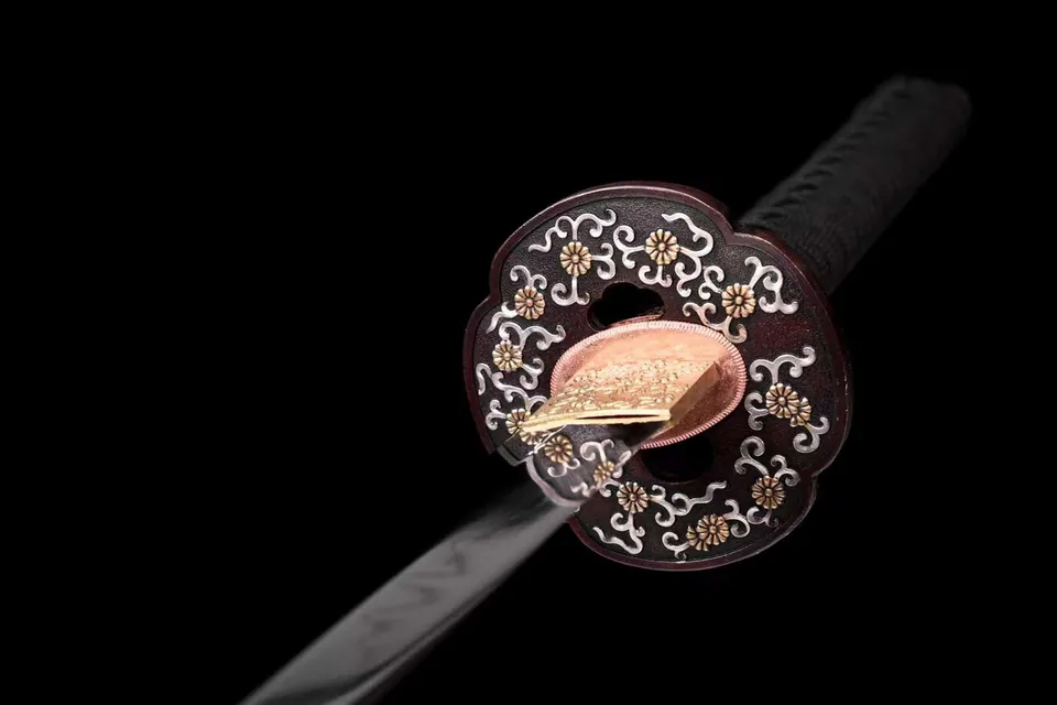 Katana Ikoi en acier T10, hamon en flamme, polissage miroir, vue 5
