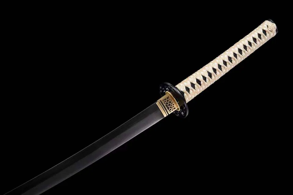 Katana Jin en acier au manganèse, lame noire, saya en bois laqué, vue 7