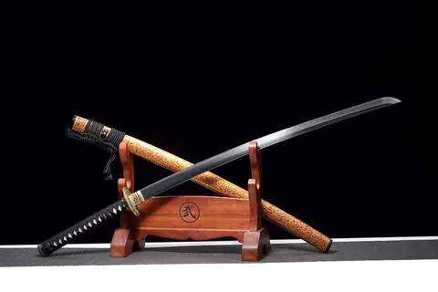 Katana Jundo en acier T10 avec hamon, saya en bois laqué