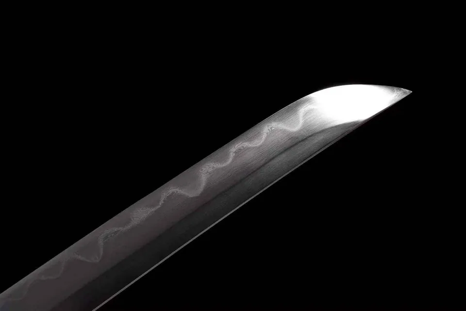 Katana Jundo en acier T10 avec hamon, saya en bois laqué, vue 5