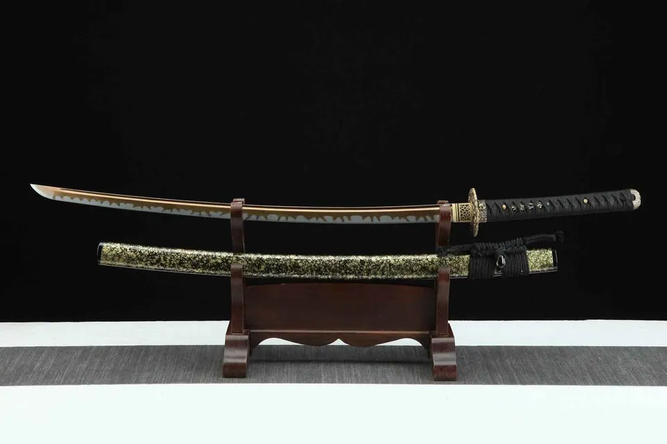 Katana Kaeru en acier au manganèse, lame dorée avec gorge