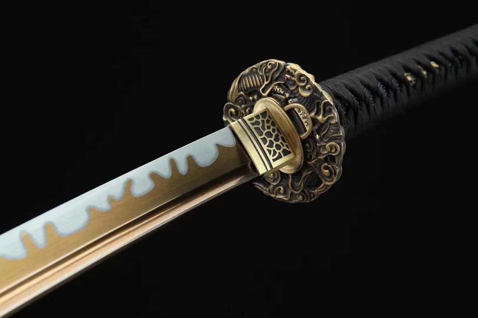 Katana Kaeru en acier au manganèse, lame dorée avec gorge, vue 4