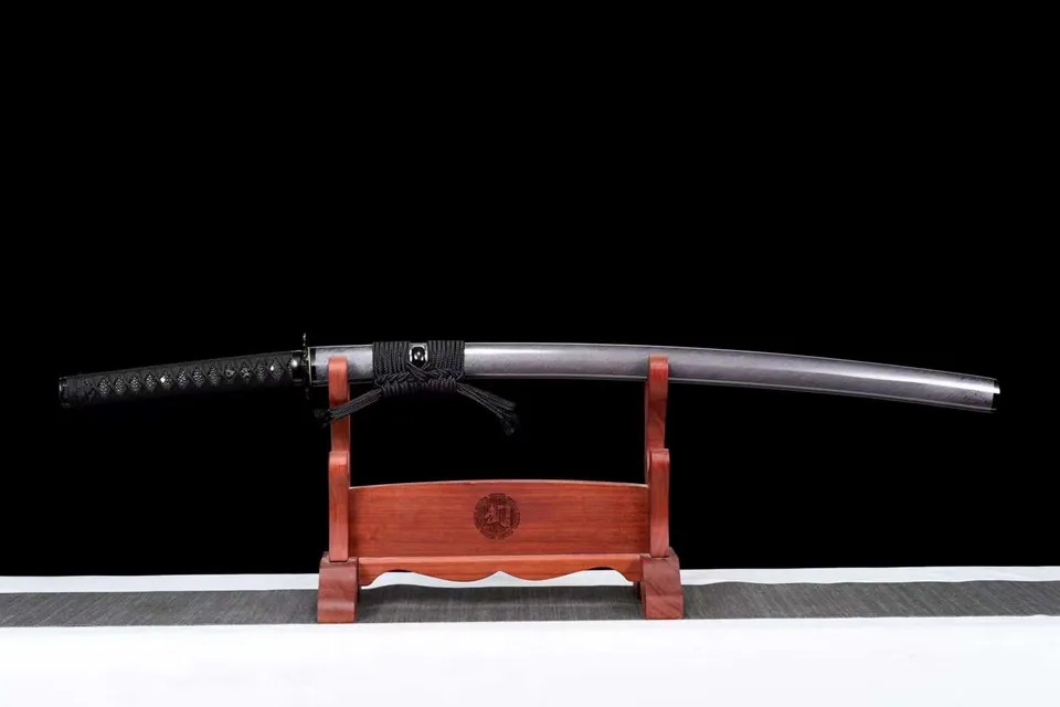 Katana Kage en acier au manganèse noirci, saya en bois d'ébène, vue 2