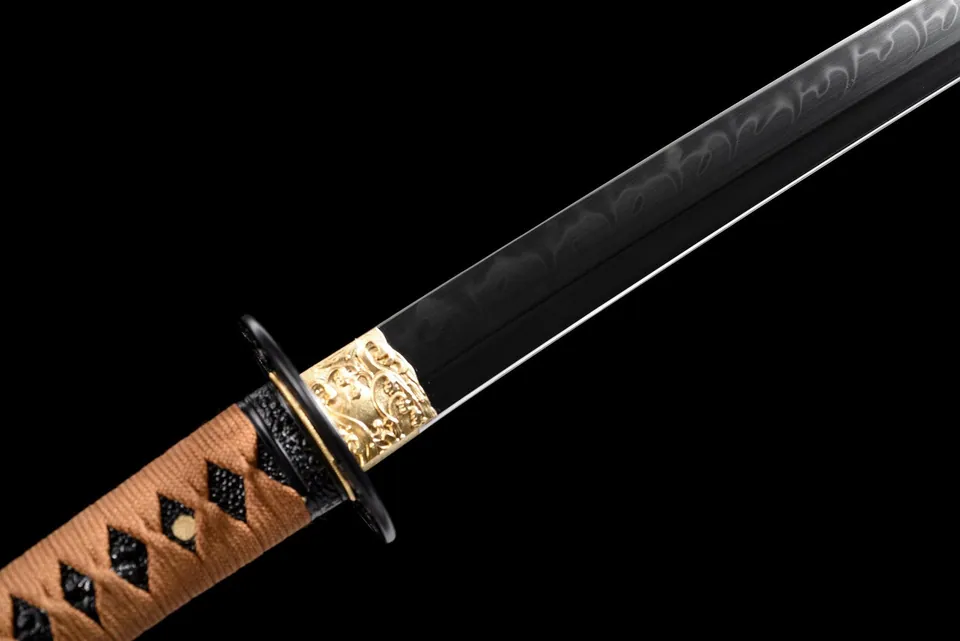 Katana Kageho en acier T10 à hamon, saya noire mate à kurigata laqué, vue 7