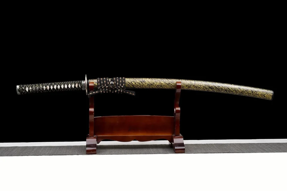 Katana Kakuran en acier san mai T10 et damas, hamon midare, vue 2
