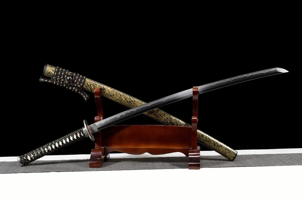Katana Kakuran en acier san mai T10 et damas, hamon midare, vue 3