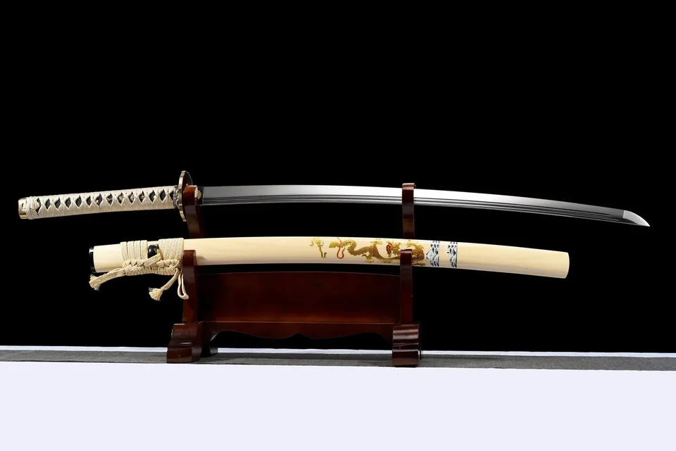 Katana Kamon à deux bo-hi, saya laqué au motif de dragon, vue 2