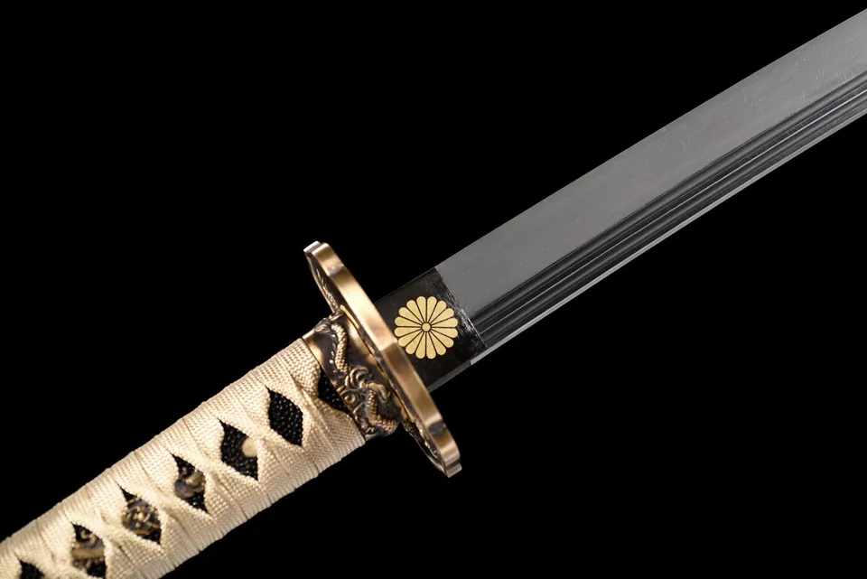Katana Kamon à deux bo-hi, saya laqué au motif de dragon, vue 8