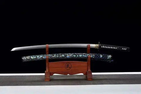 Katana Kangeki en acier T10 avec hamon, saya en bois laqué