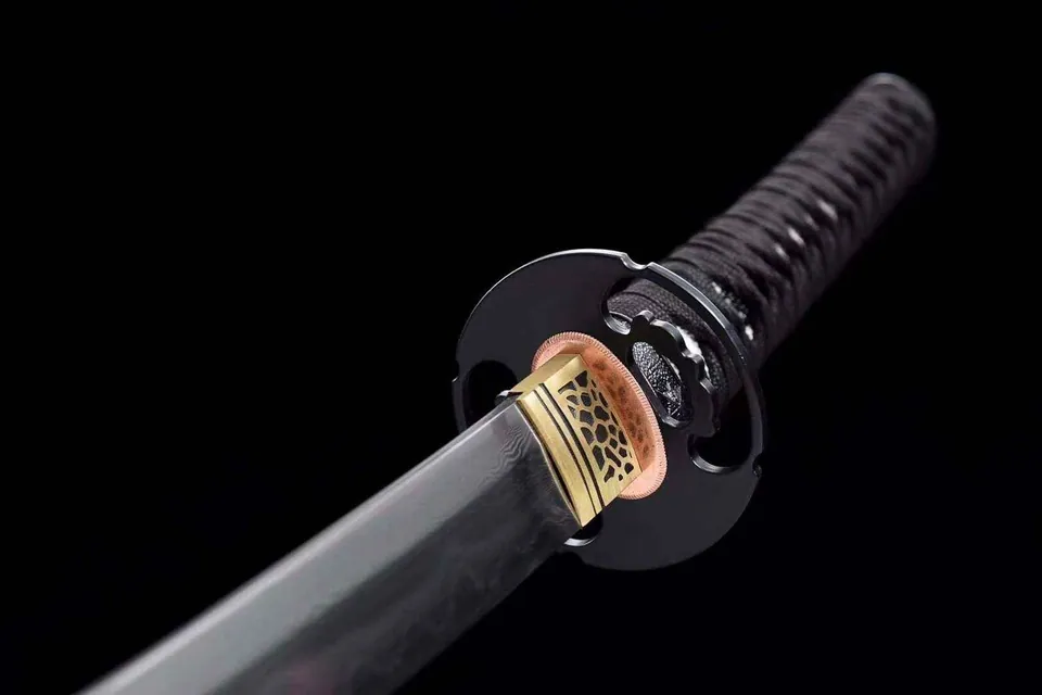 Katana Kangeki en acier T10 avec hamon, saya en bois laqué, vue 4