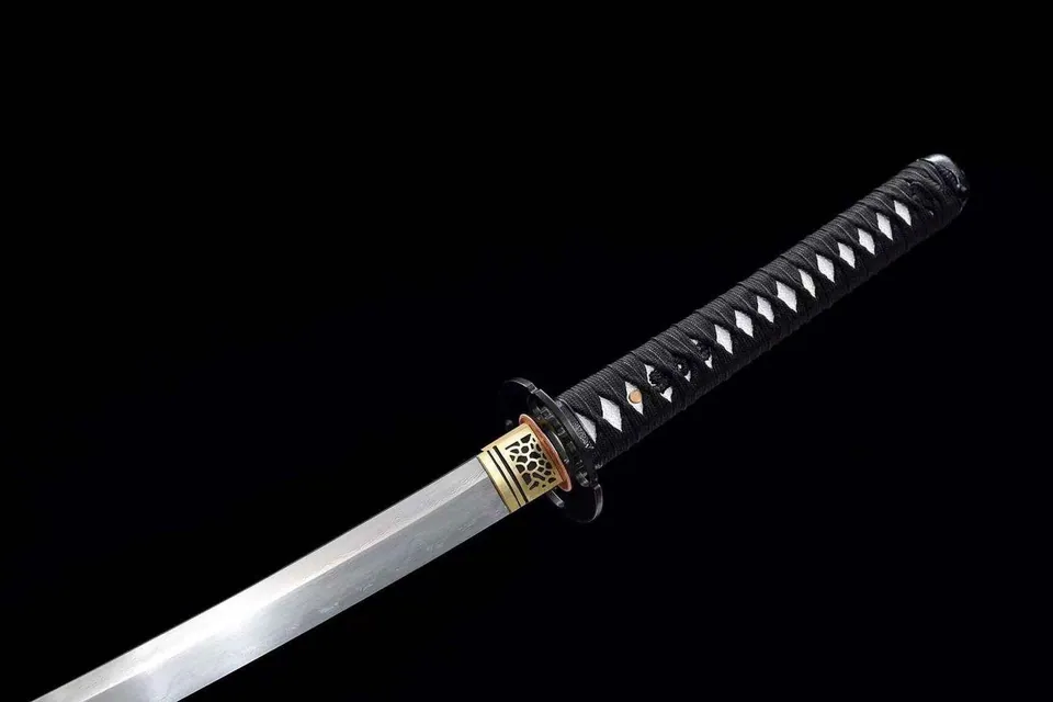 Katana Kangeki en acier T10 avec hamon, saya en bois laqué, vue 5